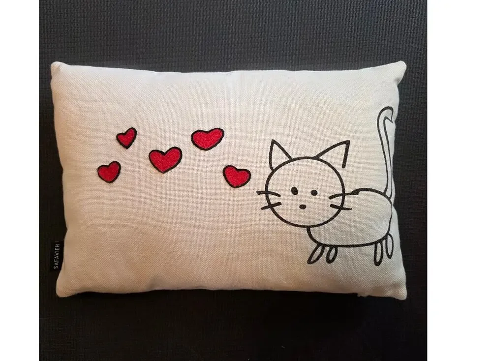 Safavieh Kitty Love Pillow Design: PLS738A-1218 Cream Red Hearts Embroidered